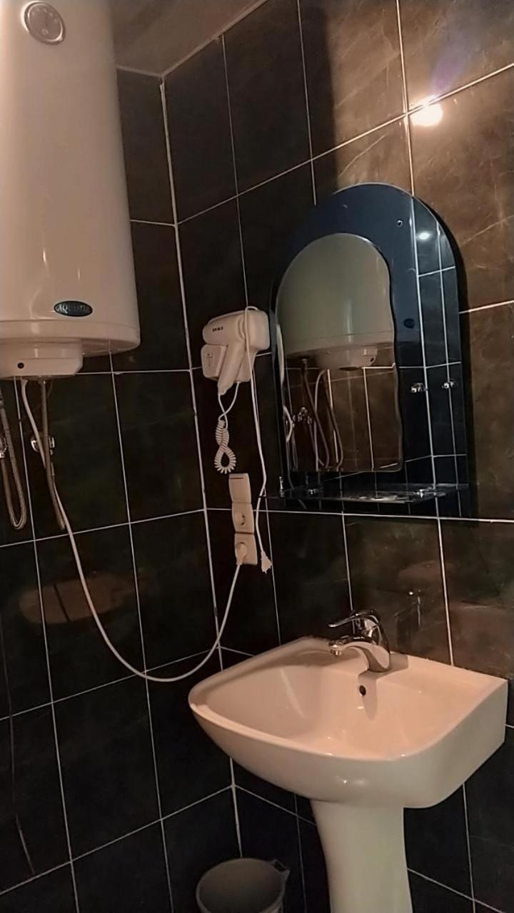 Teo Guesthouse And Camping In מסטיה חדר תמונה
